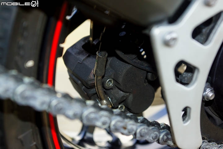 配備滿載暴力街跑 Triumph Speed Triple 1050R