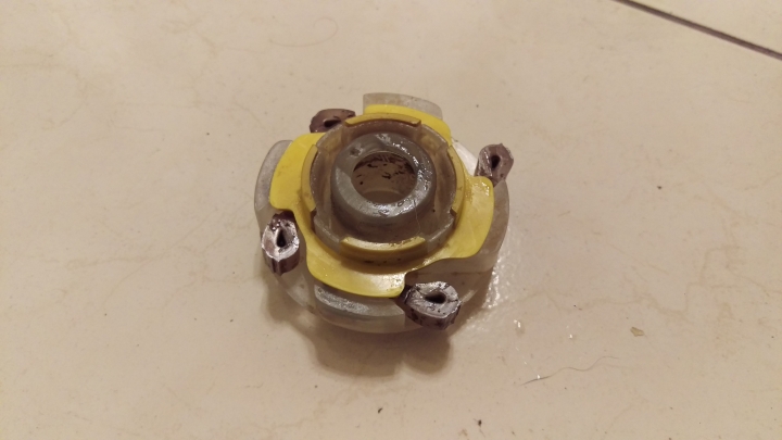 惠而浦9545洗衣機更換止滑片。(衣服洗不乾淨,脫水不乾)