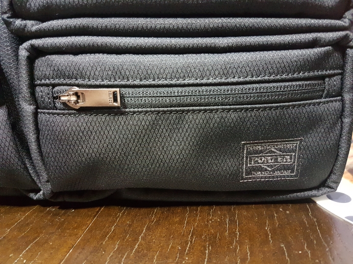 去日本跨年不小心就入手了一個porter公事包..