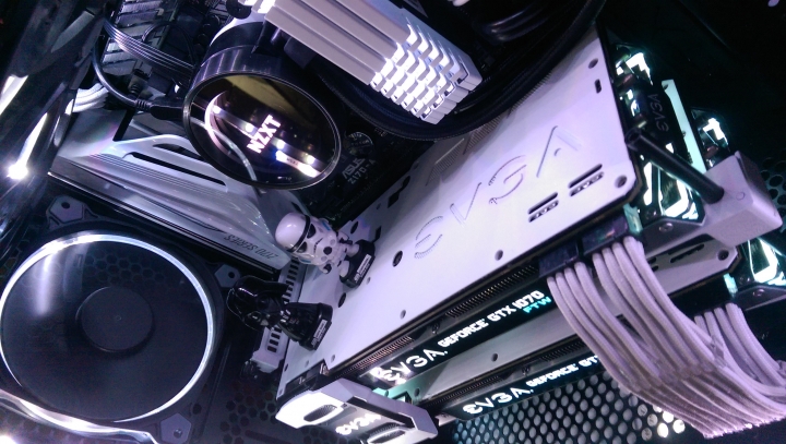 【電腦組件MOD】黑與白的強迫症 Phanteks ENTHOO EVOLV ATX Tempered Glass