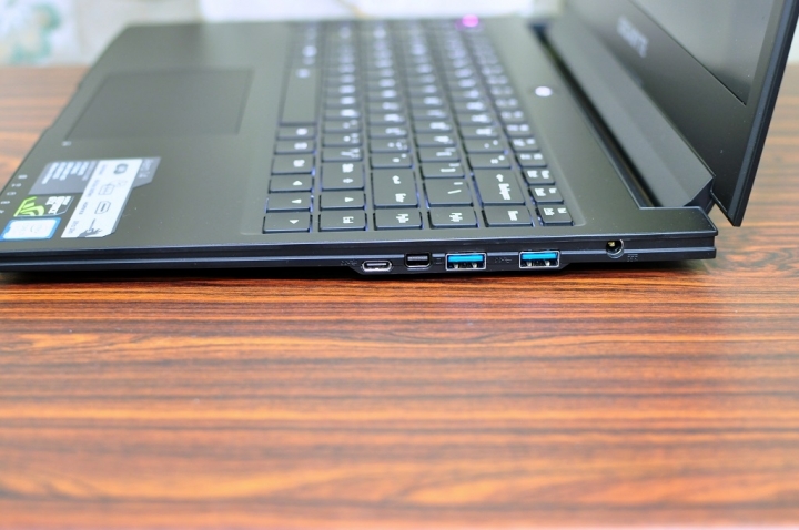 GIGABYTE Aero14 V7,搭載Kaby Lake CPU測試首發