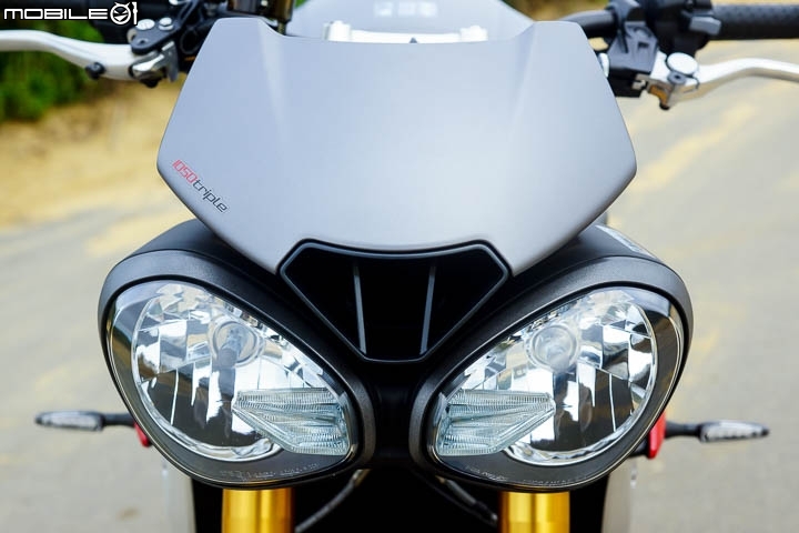 配備滿載暴力街跑 Triumph Speed Triple 1050R