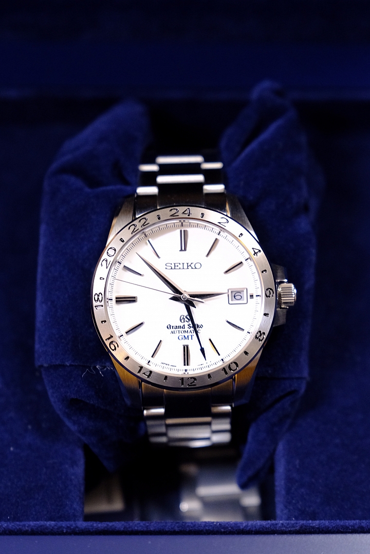 白色的誘惑——實而不華 Grand Seiko SBGM025