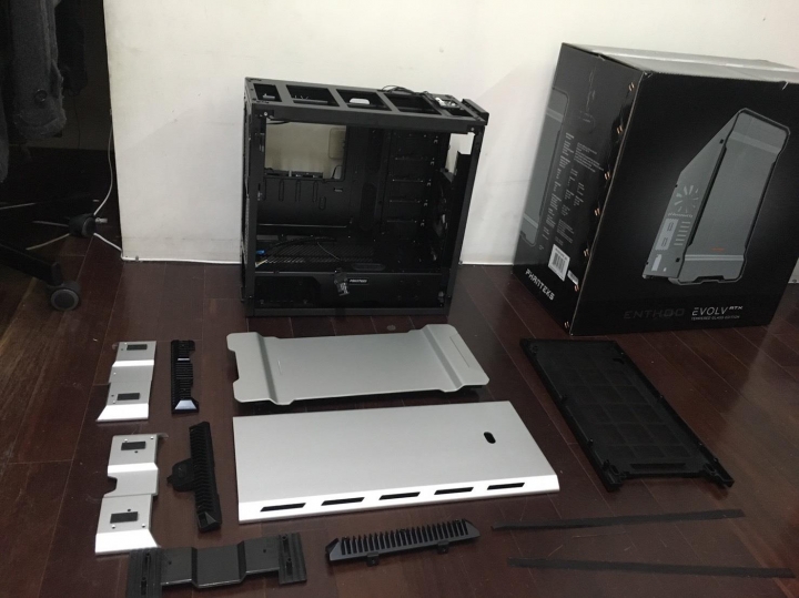 【電腦組件MOD】黑與白的強迫症 Phanteks ENTHOO EVOLV ATX Tempered Glass