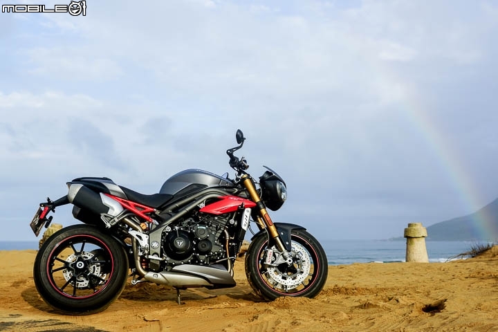 配備滿載暴力街跑 Triumph Speed Triple 1050R