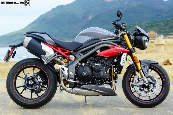 配備滿載暴力街跑 Triumph Speed Triple 1050R