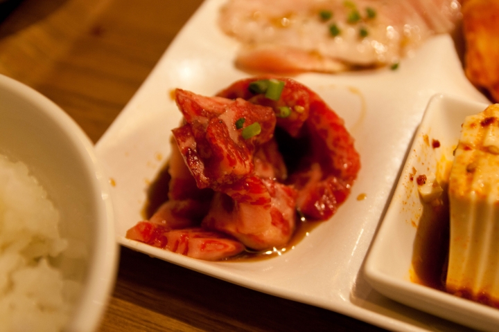 【美食。食記】東京 池袋 份量輕巧 肉質不俗 清江苑 燒肉 商業午餐 划算 和牛 牛肉 豬肉