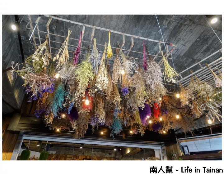 【台南中西區-咖啡館】市區轉角處世外桃源│完全是小編愛的風格│咖啡也很平價~花樓follow coffee