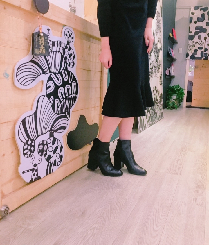 【開箱】LisaVicky後綁帶粗跟短靴