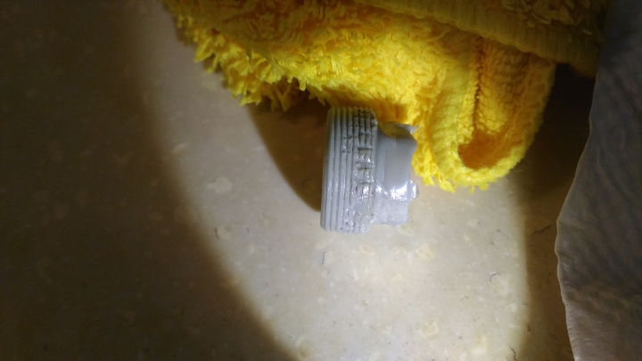 請問鵝頸龍頭的軸心塑膠螺帽哪邊買的到呢?