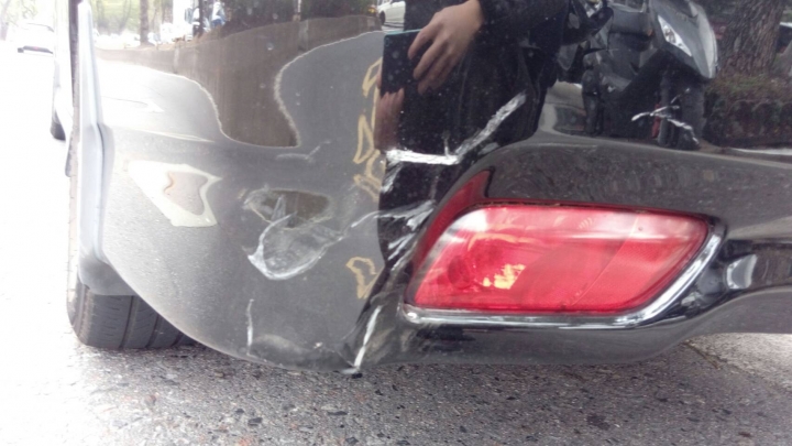 車禍擦撞賠償問題 請教~~(更新)