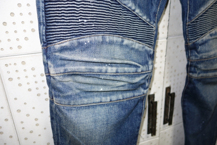 [分享] Balmain 18cm BLUE PAINTED  &  16cm BLACK WASHED DISTRESSED BIKER JEANS