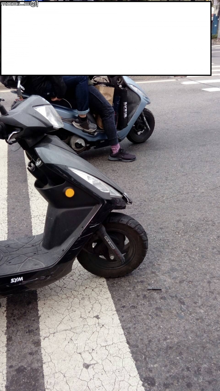 車禍擦撞賠償問題 請教~~(更新)