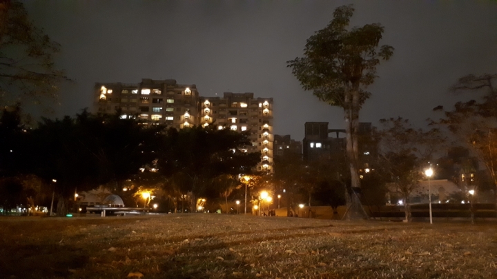 Samsung Galaxy A7(2017)讓你感受旗艦機種的威~顯