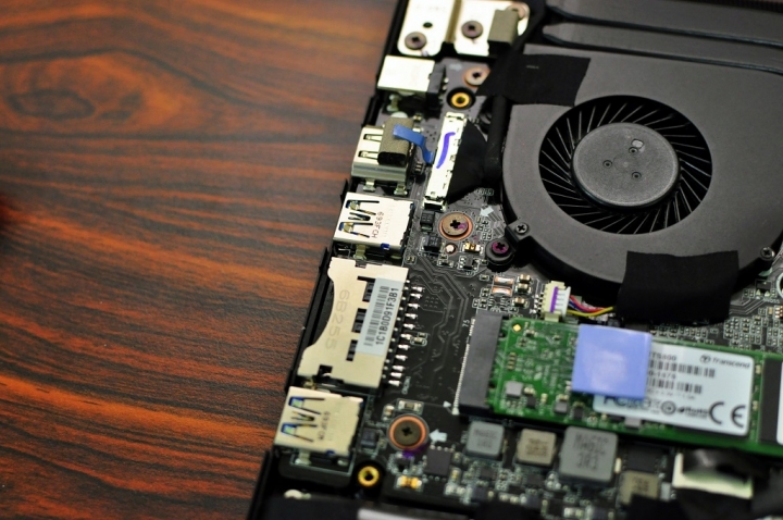 GIGABYTE P34K V7,搭配GTX1050 TI,讓效能持平桌機
