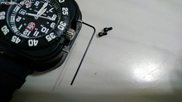 SureFire 2211 Luminox 錶身與燈分解
