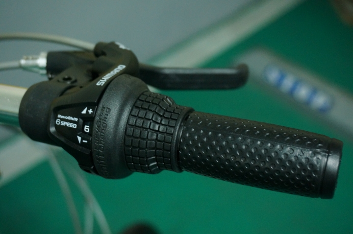 OYAMA便宜小折M100R1 開箱