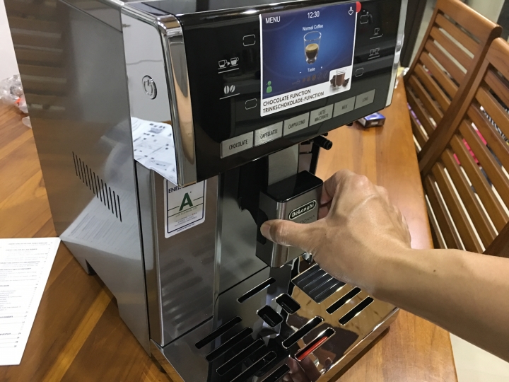 迪朗奇 Delonghi ESAM 6900 開箱