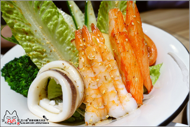 【新竹】魚町丼飯(東大店),CP高平價消費料多食材鮮美又好吃,值得再訪的口袋名單,平日用餐小雀幸天婦羅第二份只要,不點實在對不起自己,錯過你就藍瘦香菇了