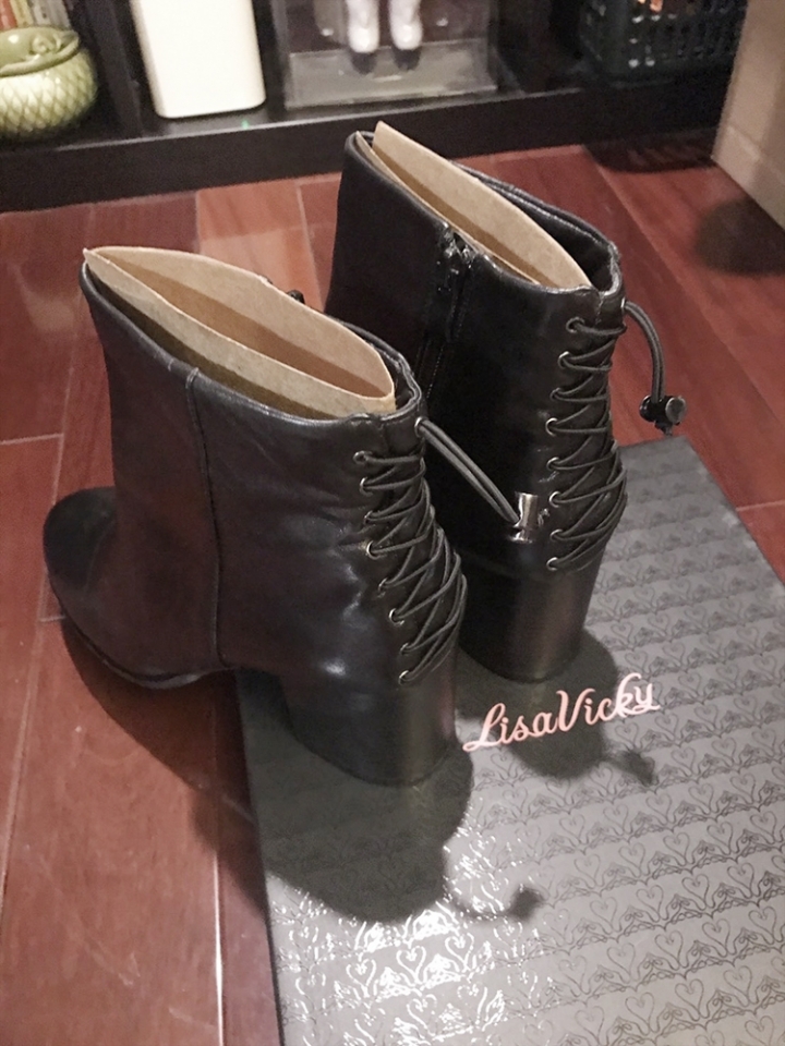 【開箱】LisaVicky後綁帶粗跟短靴