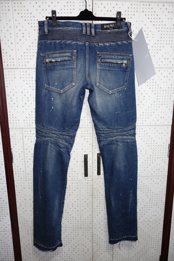 [分享] Balmain 18cm BLUE PAINTED  &  16cm BLACK WASHED DISTRESSED BIKER JEANS