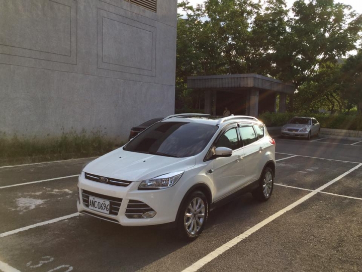 遲來半年的開箱 KUGA CG + 窮人的低調升級歷程 文+圖 有點多