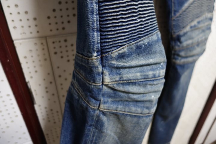 [分享] Balmain 18cm BLUE PAINTED  &  16cm BLACK WASHED DISTRESSED BIKER JEANS