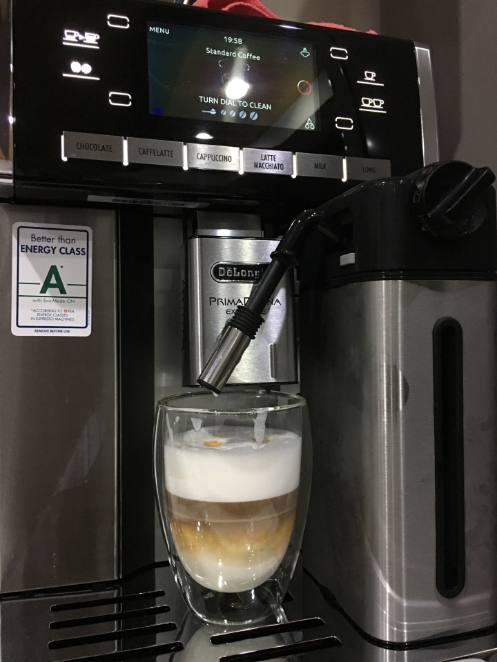 迪朗奇 Delonghi ESAM 6900 開箱