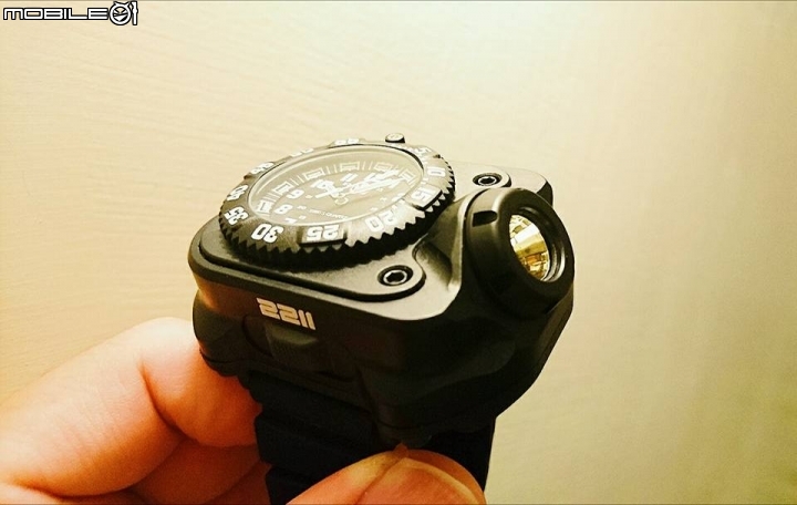 SureFire 2211 Luminox 錶身與燈分解