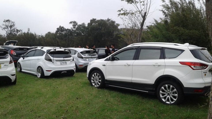 遲來半年的開箱 KUGA CG + 窮人的低調升級歷程 文+圖 有點多