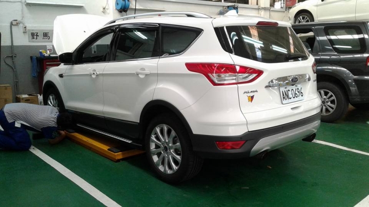 遲來半年的開箱 KUGA CG + 窮人的低調升級歷程 文+圖 有點多