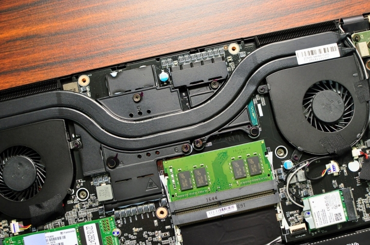 GIGABYTE P34K V7,搭配GTX1050 TI,讓效能持平桌機