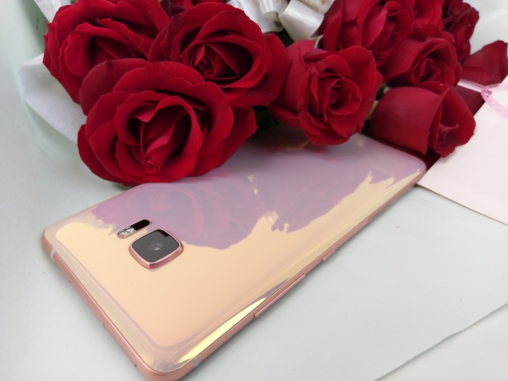 {放閃開箱} 彩妝粉HTC U Ultra