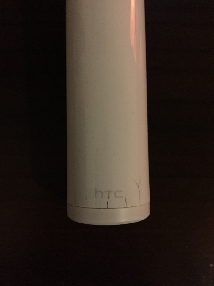各位請千萬不要再買HTC白色的防水攝影機RE,品質有問題連售後服務都有問題,讓你一路送修到過保!