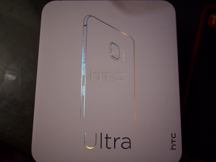 HTC U Ultra 黑色 不專業開箱評測