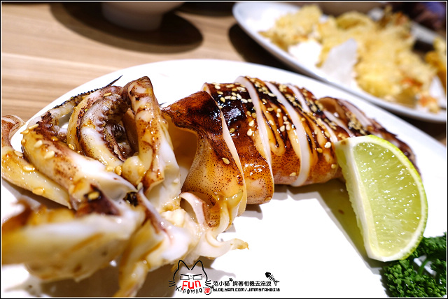 【新竹】魚町丼飯(東大店),CP高平價消費料多食材鮮美又好吃,值得再訪的口袋名單,平日用餐小雀幸天婦羅第二份只要,不點實在對不起自己,錯過你就藍瘦香菇了