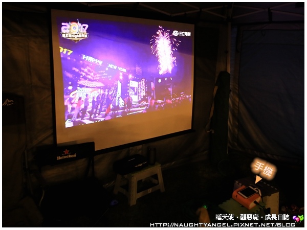 星空電影就靠它們了!露營的好伙伴~【BenQ GS1 LED露營機+BenQ treVolo S 靜電藍牙喇叭】