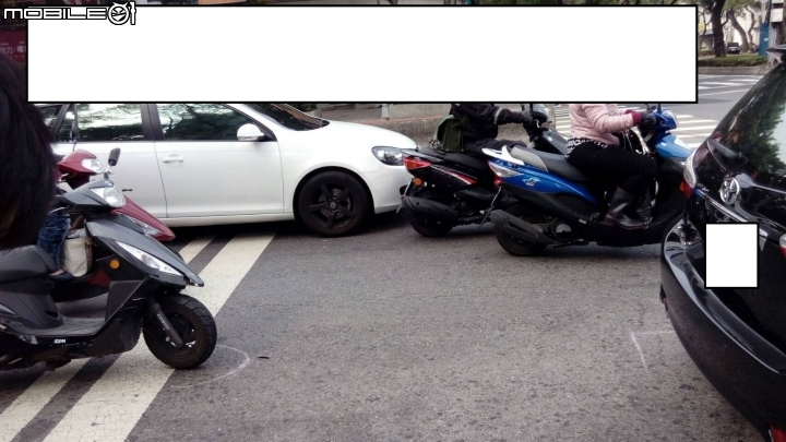 車禍擦撞賠償問題 請教~~(更新)