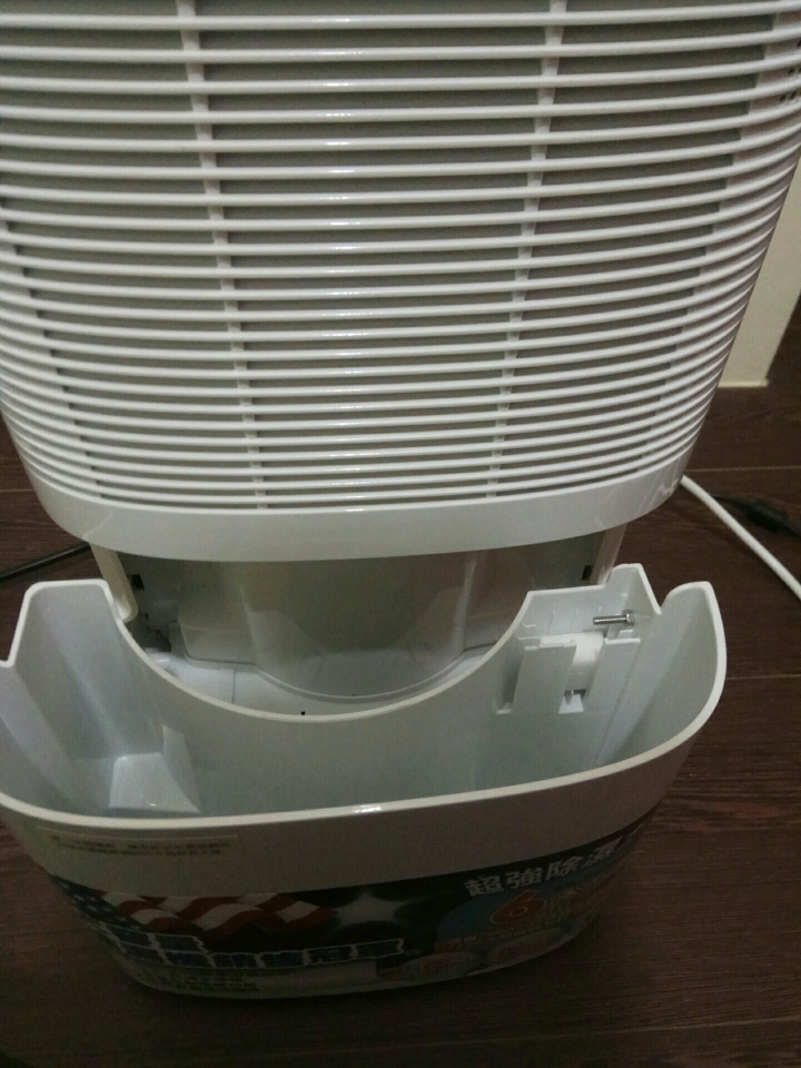 惠而浦六公升除濕機-WDEM12W 簡單開箱