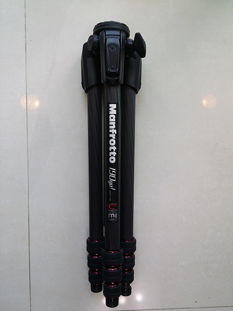 (第三次歸納)買Manfrotto(曼富圖)190系列或者055系列,鋁合金或碳纖維,球型雲台或三向雲台,請前輩們指導。