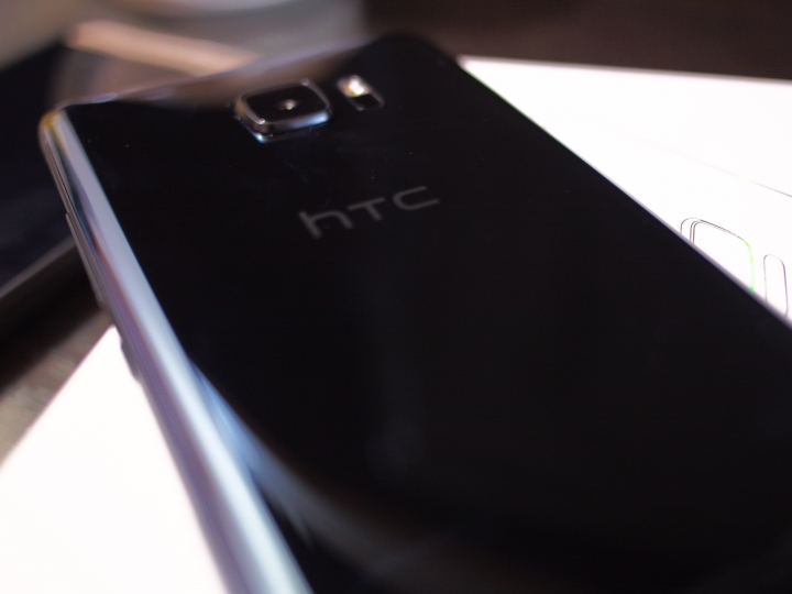 HTC U Ultra 黑色 不專業開箱評測