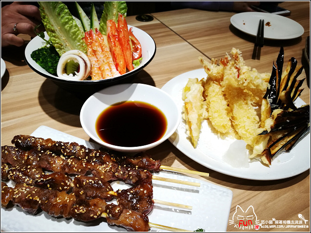 【新竹】魚町丼飯(東大店),CP高平價消費料多食材鮮美又好吃,值得再訪的口袋名單,平日用餐小雀幸天婦羅第二份只要,不點實在對不起自己,錯過你就藍瘦香菇了