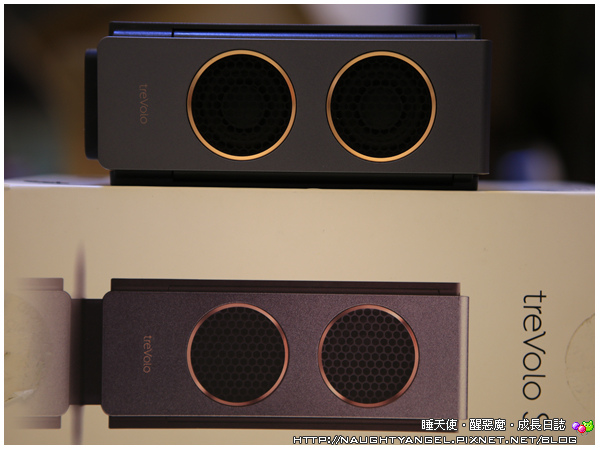 星空電影就靠它們了!露營的好伙伴~【BenQ GS1 LED露營機+BenQ treVolo S 靜電藍牙喇叭】
