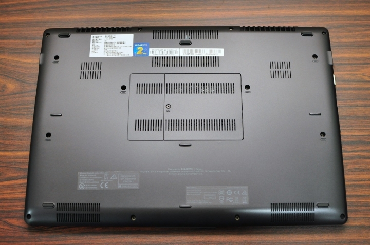 GIGABYTE P34K V7,搭配GTX1050 TI,讓效能持平桌機
