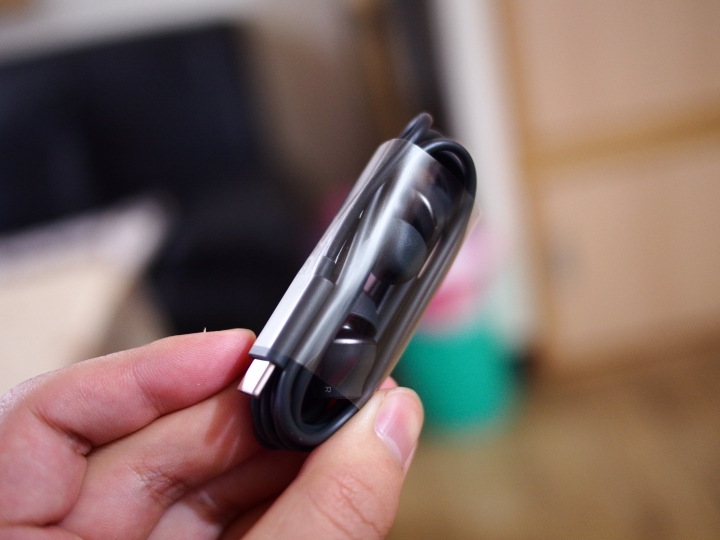 HTC U Ultra 黑色 不專業開箱評測