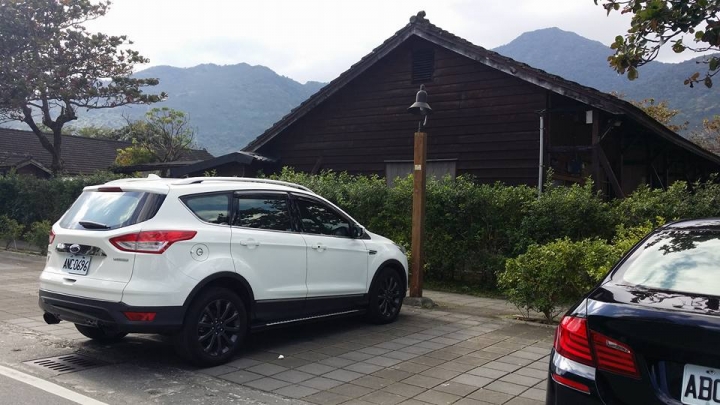遲來半年的開箱 KUGA CG + 窮人的低調升級歷程 文+圖 有點多