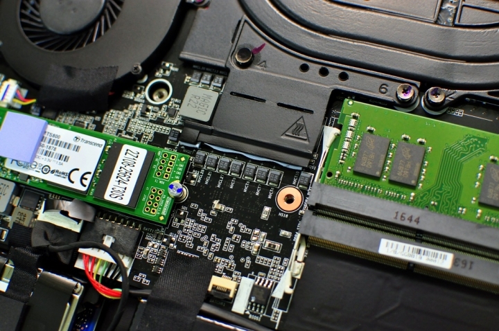 GIGABYTE P34K V7,搭配GTX1050 TI,讓效能持平桌機