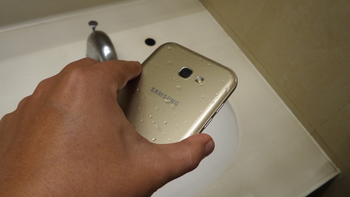 Samsung Galaxy A7(2017)讓你感受旗艦機種的威~顯