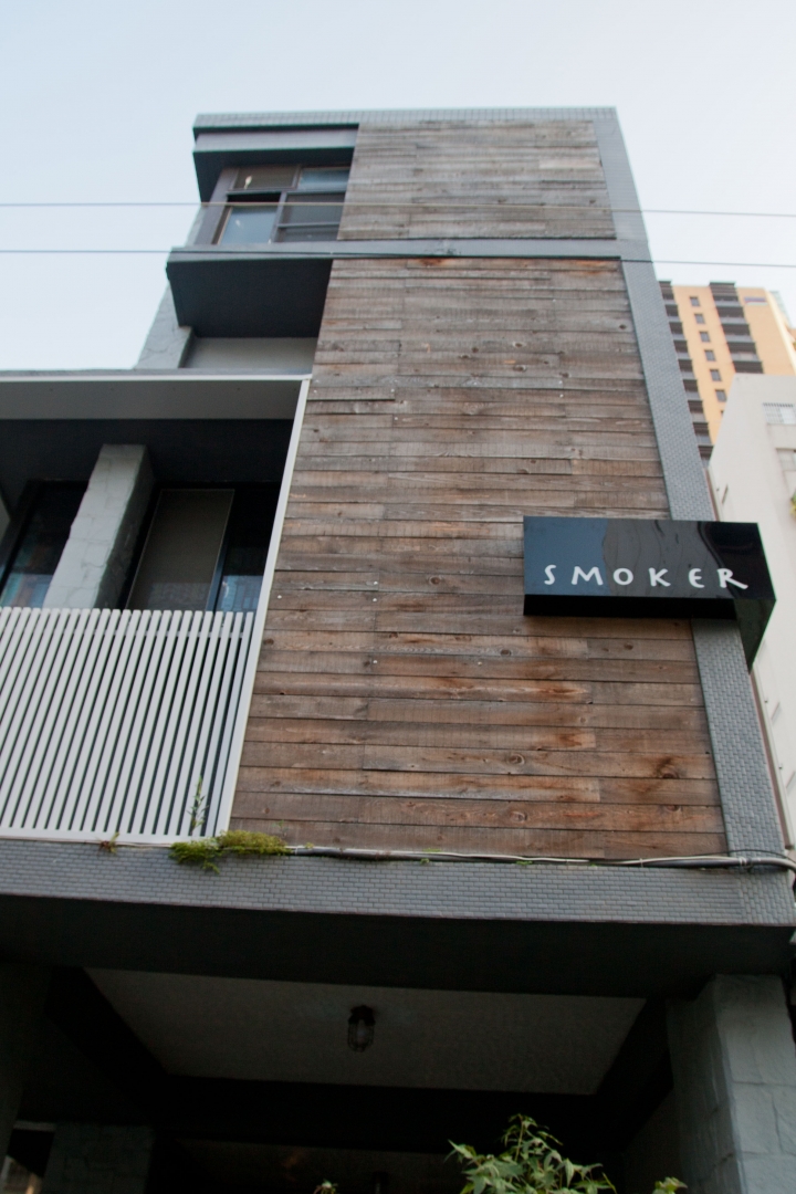 【美食。食記】台中 西區 油煙稍濃 飲料稍淡 SMOKER 煙燻咖啡 輕食 早午餐 咖啡