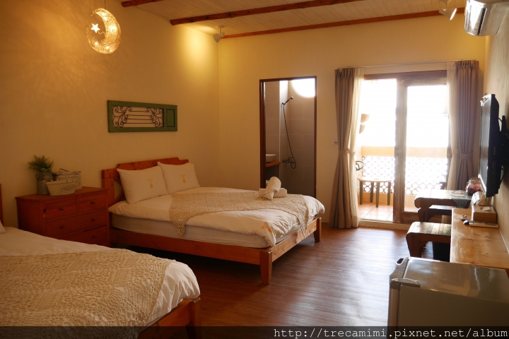【旅遊-墾丁南灣】鐵宿TETSU-鬧中取靜木造風裝潢的寵物友善民宿,不限體型跟寵物隻數衝浪玩水一應俱全,好評推薦!